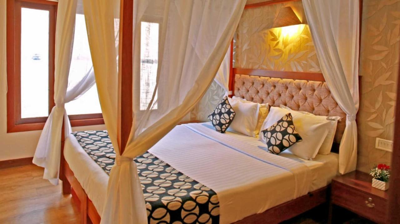 Cosy Premium Houseboats Otel Alappuzha Dış mekan fotoğraf
