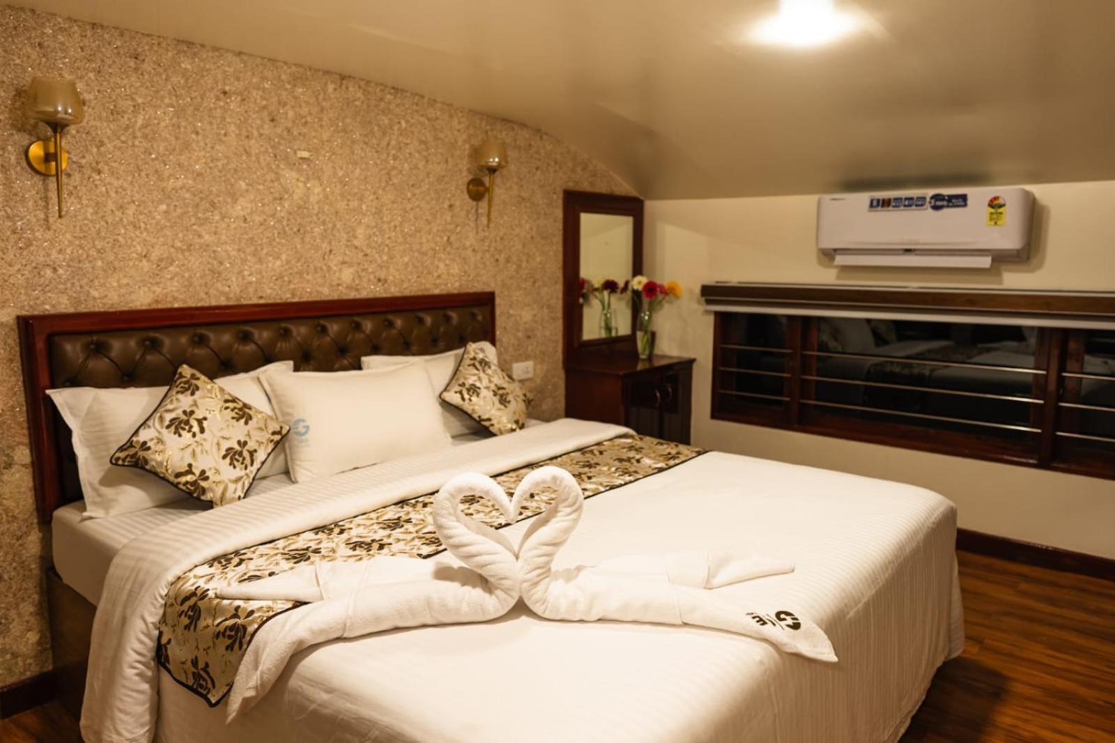 Cosy Premium Houseboats Otel Alappuzha Dış mekan fotoğraf