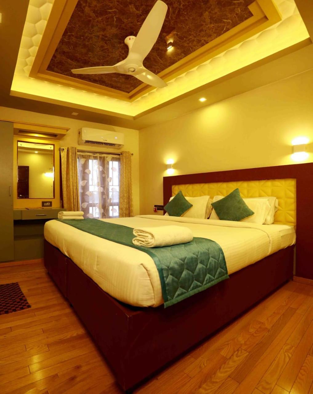 Cosy Premium Houseboats Otel Alappuzha Dış mekan fotoğraf