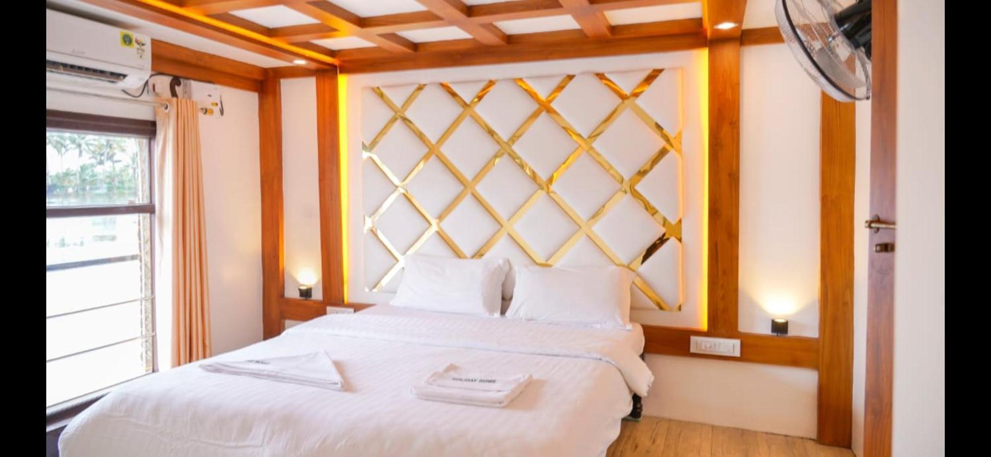 Cosy Premium Houseboats Otel Alappuzha Dış mekan fotoğraf