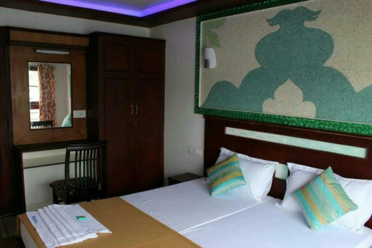 Cosy Premium Houseboats Otel Alappuzha Dış mekan fotoğraf
