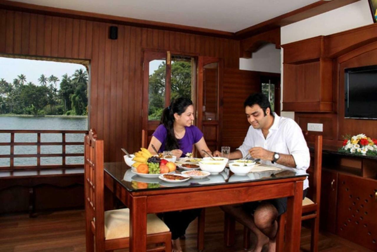 Cosy Premium Houseboats Otel Alappuzha Dış mekan fotoğraf