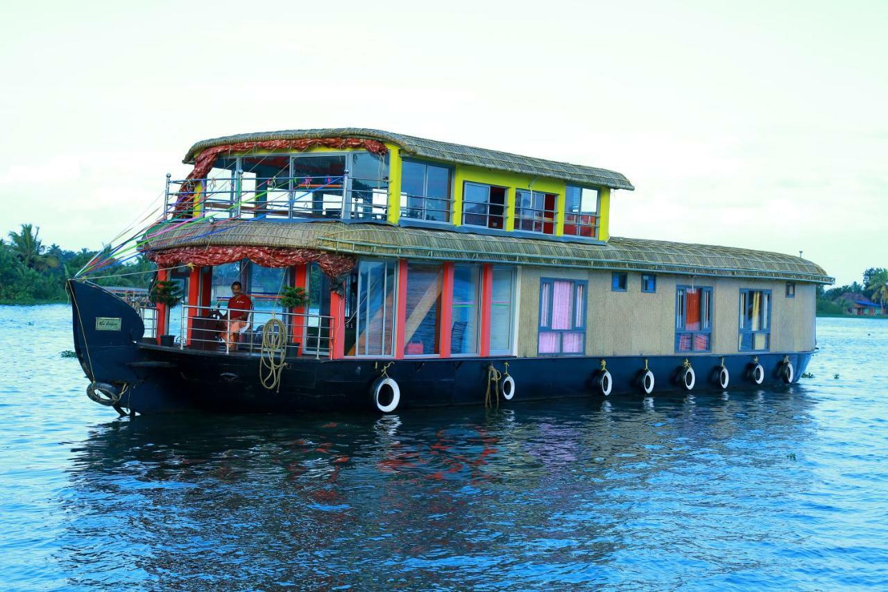 Cosy Premium Houseboats Otel Alappuzha Dış mekan fotoğraf