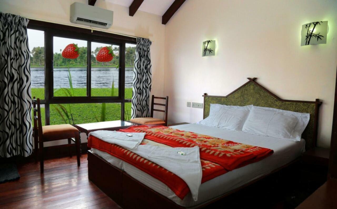 Cosy Premium Houseboats Otel Alappuzha Dış mekan fotoğraf
