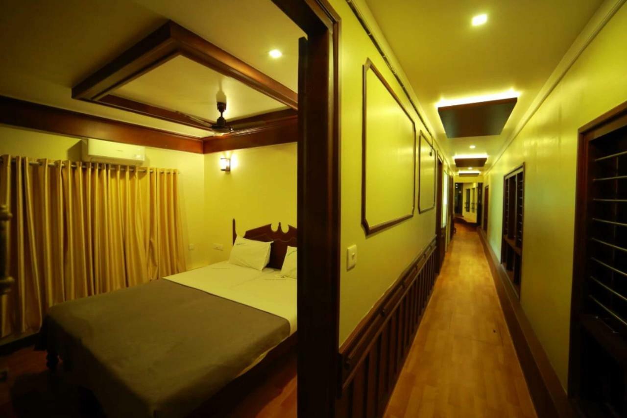 Cosy Premium Houseboats Otel Alappuzha Dış mekan fotoğraf