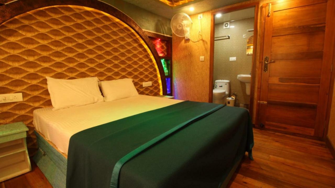 Cosy Premium Houseboats Otel Alappuzha Dış mekan fotoğraf