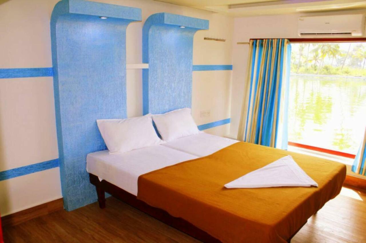 Cosy Premium Houseboats Otel Alappuzha Dış mekan fotoğraf