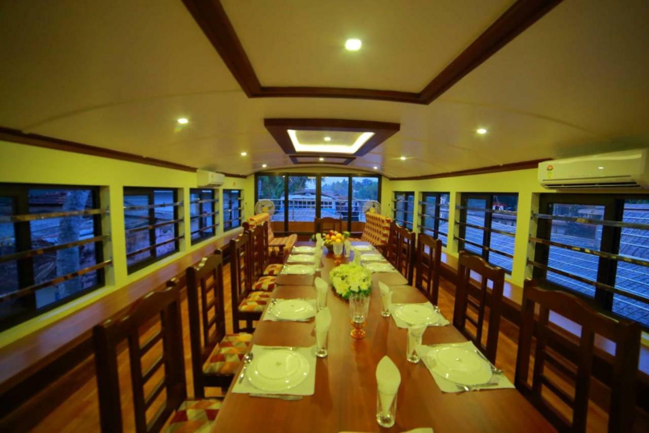 Cosy Premium Houseboats Otel Alappuzha Dış mekan fotoğraf