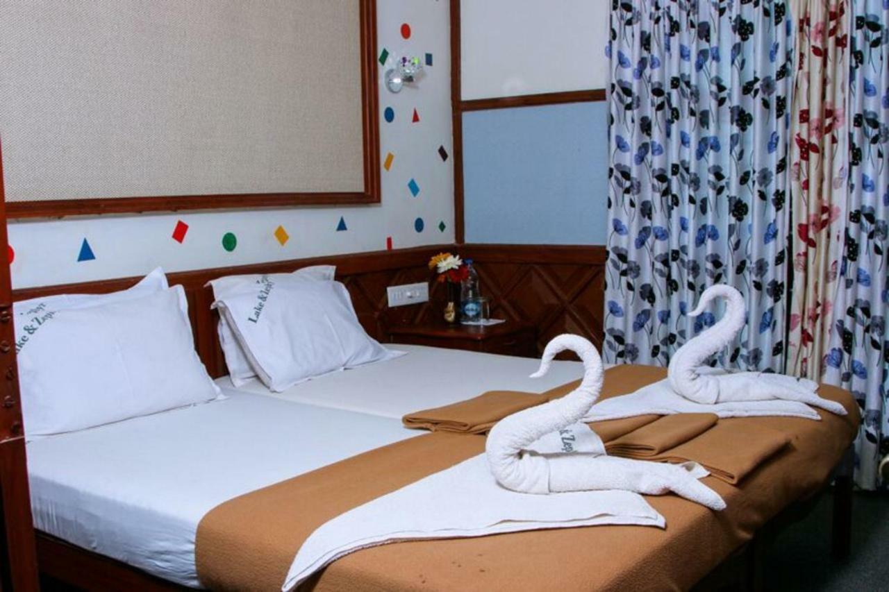 Cosy Premium Houseboats Otel Alappuzha Dış mekan fotoğraf