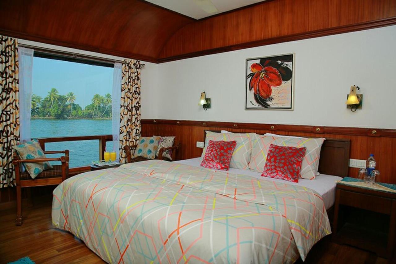 Cosy Premium Houseboats Otel Alappuzha Dış mekan fotoğraf